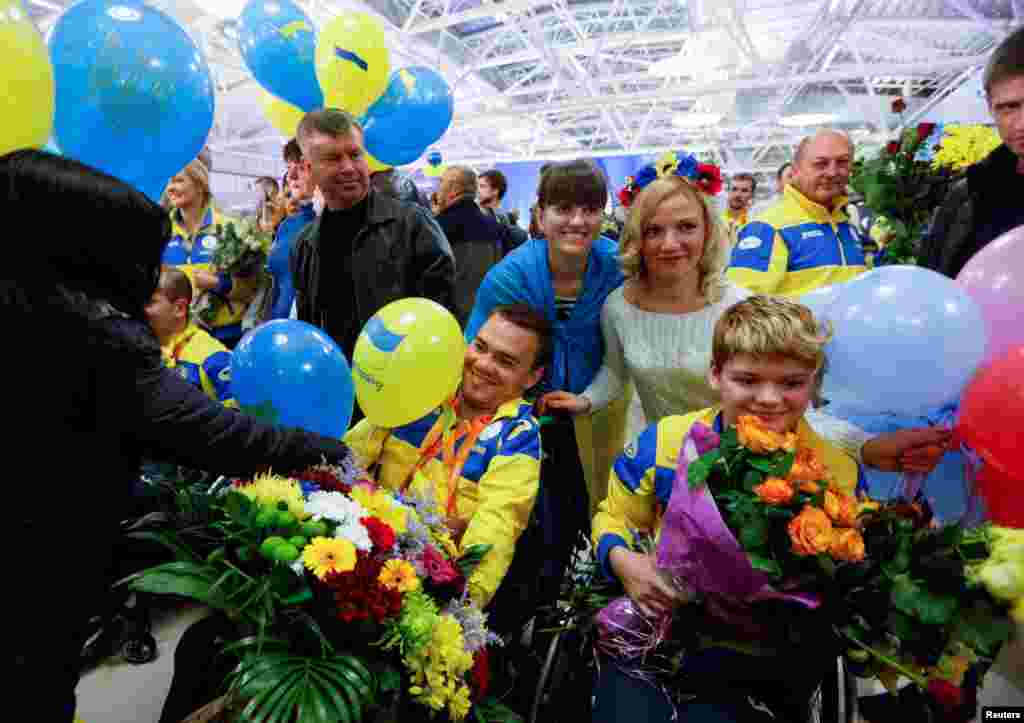 Зустріч Національної паралімпійської збірної України у Міжнародному аеропорту &laquo;Бориспіль&raquo;. Вперше за всю історію участі у Паралімпійських іграх національна збірна України посіла третю сходинку у загальному заліку, здобувши 117 медалей: 41 золоту, 37 срібних і 39 бронзових.&nbsp;Київська область, 22 вересня 2016 року ДИВИТИСЬ ФОТОГАЛЕРЕЮ