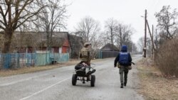 „Bunicul Valentin” este evacuat din satul Teterivske, din regiunea Kiev, 31 martie 2022.