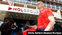 A Független Benzinkutasok Szövetsége tüntetett a Mol-székház előtt 2022. március 24-én