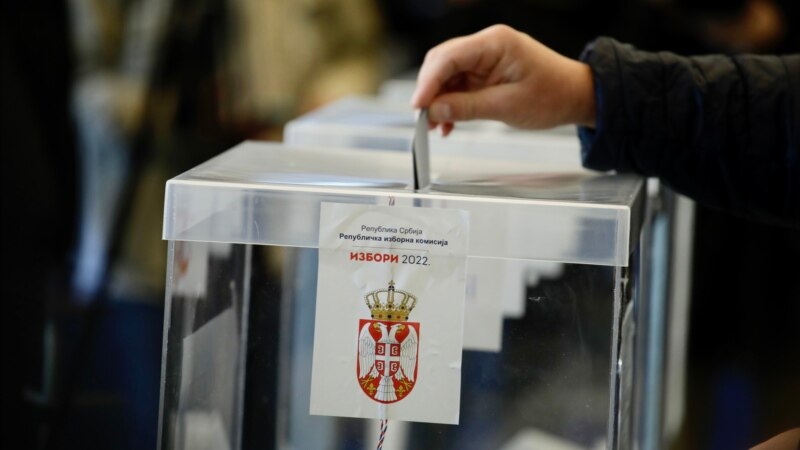 U susret vanrednim izborima u Srbiji: Zašto je izlaznost bitna? 