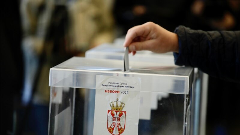 Počela predaja izbornih lista u Srbiji, SNS prvi predao svoju 
