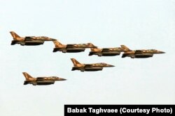 شش فروند از یازده فروند اف-۱۶ای سوفای نیروی هوایی اسرائیل در مسیر بازگشت به اسرائیل از در رزمایش ارابه‌ران-۲۰۲۲، بامداد ۱۲ فروردین ۱۴۰۱