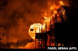 Пажар выніку расейскага нападу на аўтазапраўцы ў Харкаве, 30 сакавіка 2022