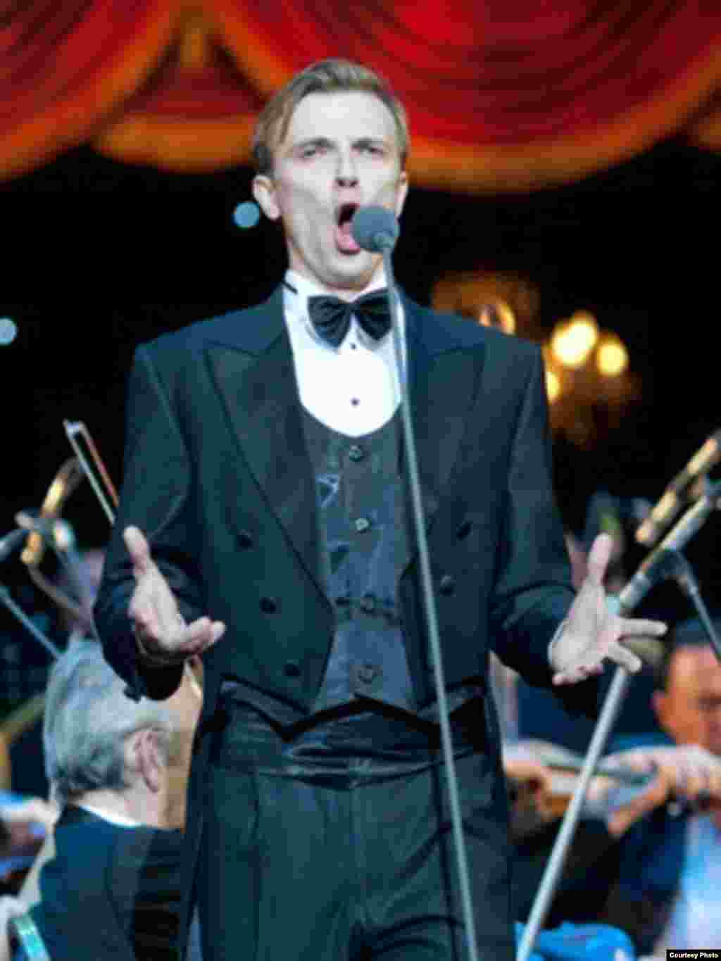 Беларуслик опера қўшиқчиси Анатолий Сивко Муслим Магомаев номидаги Иккинчи халқаро вокалчилар мусобақасида