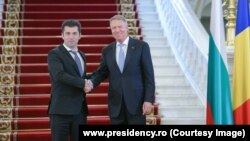 Premierul Kiril Petkov și președintele Klaus Iohannis au discutat despre ajutorul pe care îl pot acorda Ucrainei