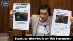 Kryeparlamentarja serbe, Ana Bërnabiq, më 4 mars 2025, tregoi raportimet e mediave në Kosovë dhe përdori ndaj tyre terma ofendues.