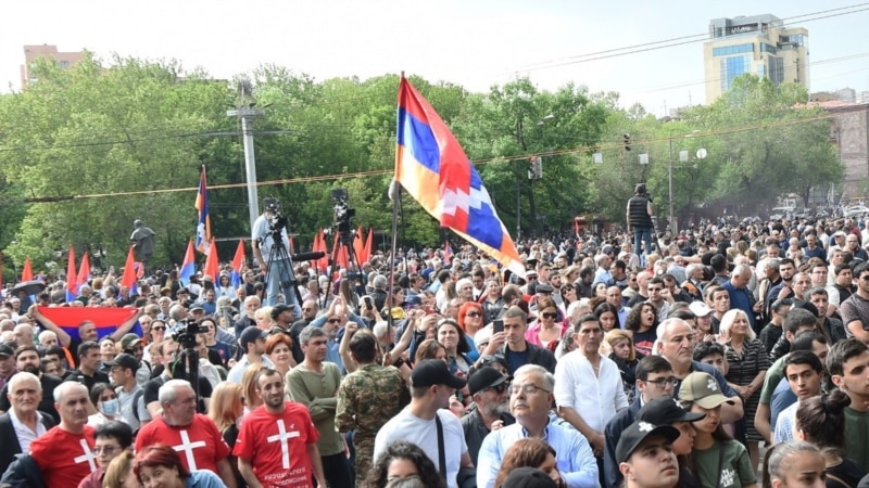 Арменияда тургундар Тоолуу Карабак боюнча митингге чыгышты