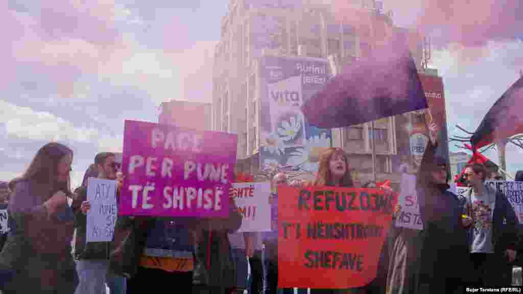 Protestuesit kërkuan barazi për gratë të cilat janë të papuna.&nbsp;