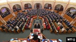 Plenul parlamentului Ungariei a adoptat legea privind „protejarea suveranității naționale”. Foto: deschiderea sesiunii parlamentare, septembrie 2022.