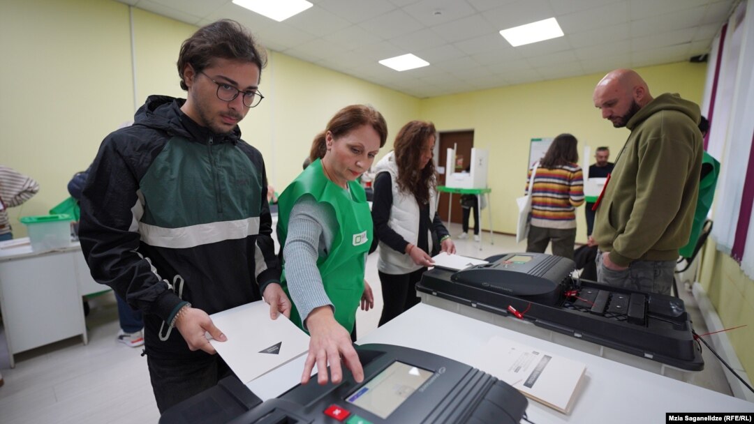 Georgieni participă la alegerile parlamentare de pe 26 octombrie. 