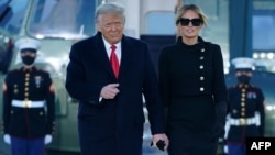 Дональд Трамп із дружиною Меланією покинули Білий дім 20 січня 2021 року. 