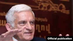 Armenia -- European Parliament President Jerzy Buzek at a news conference in Yerevan,18May2011.