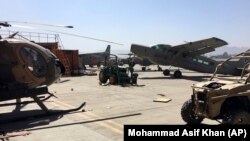 طیاره های جنگی تخریب شده در میدان هوایی نظامی کابل