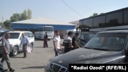Истгоҳи таксиҳои Хуҷанд-Душанбе.