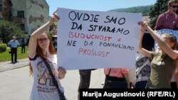 Protest đaka u Travniku protiv programa razdvajanja "dve škole pod jednim krovom", 2017.