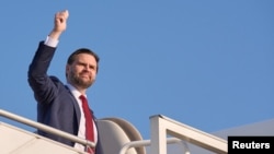 در نشست‌های کاخ سفید برای تصمیم‌گیری دربارهٔ حمله به ایران، ونس تنها کسی بود که توصیه به احتیاط کرده بود