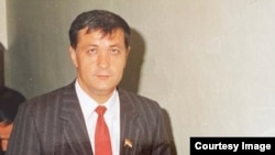 Мақсуд Икромов соли 1997 дар як садамаи нақлиётии шубҳабарангез ҳалок шуд.