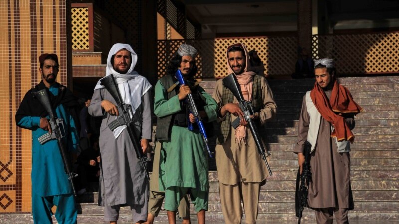 طالبان: تېره يوه مياشت کې مو د نشه يي موادو نږدې ۴۰۰ قاچاق کوونکي نيولي