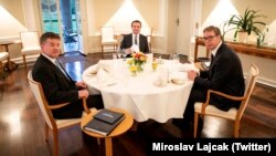 Specijalni predstavnik EU za dijalog Miroslav Lajčak sa premijerom Kosova Aljbinom Kurtijem i predsednikom Srbije Aleksandrom Vučićem u Berlinu, 5. maj 2022.