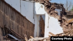 Разрушенный в отсутствие жителя Жезказгана Викторы Джуры его дом. Поселок Жезказган Карагандинской области