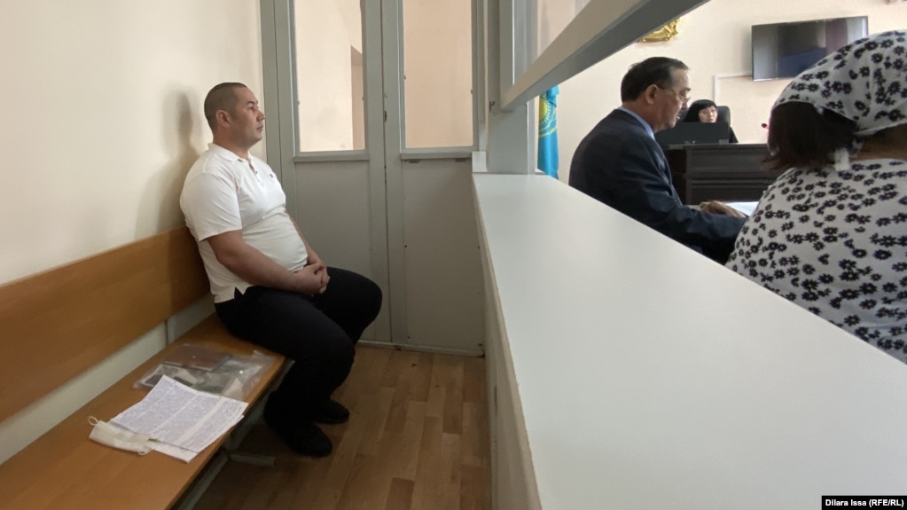 Гражданский активист Ергали Кулбаев на суде по его делу в Шымкенте. 4 мая 2022 года 