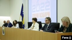 Članovi Centralne izborne komisije BiH na sjednici 4. maja 2022.