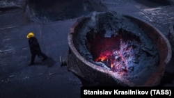 Медеплавильный цех Медного завода горно-металлургической компании «Норильский никель», Норильск 9 февраля 2018 года