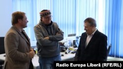 Vitalie Călugăreanu, Vasile Botnaru și Nicolae Negru în studioul Europei Libere de la Chișinău