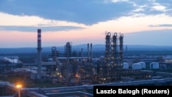 Glavna rafinerija na Dunavu mađarske grupe za naftu i plin MOL u Szazhalombatti, Mađarska 22. marta 2016. 