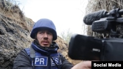 Мар’ян Кушнір працює на Радіо Свобода з 2015 року, зараз він активно висвітлює події, пов’язані з повномасштабним вторгненням Росії в Україну.