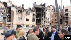 Justin Trudeau a vizitat Kievul, unde s-a întâlnit cu președintele Ucrainei, Volodimir Zeleanki, dar și orașul Irpin, grav afectat de atacurile violente ale Rusiei din prima parte a războiului.
