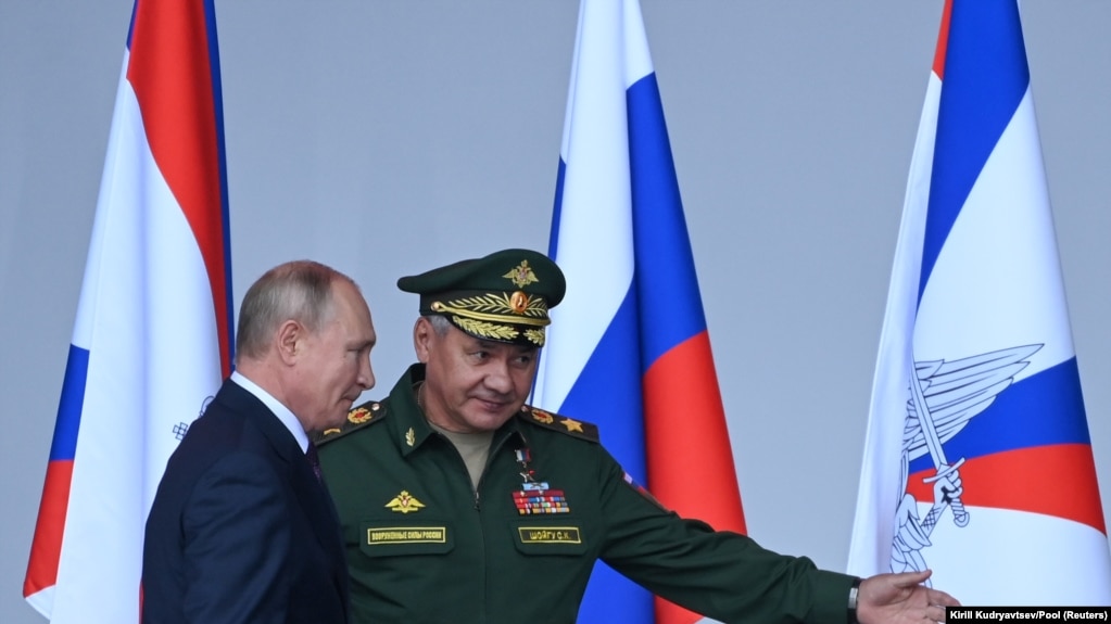 Министр обороны Сергей Шойгу и президент РФ Владимир Путин