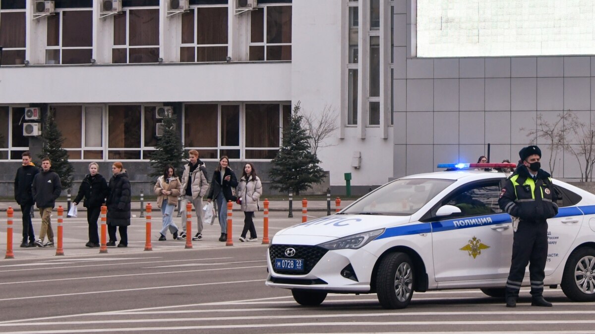 Беспилотники повредили здания и машины в центре Краснодара