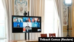 نمایی از نشست رهبران جی۷ در کنفرانس ویدئویی روز یکشنبه ۱۸ اردیبهشت ۱۴۰۱؛ ثبت شده در کاخ الیزه، پاریس