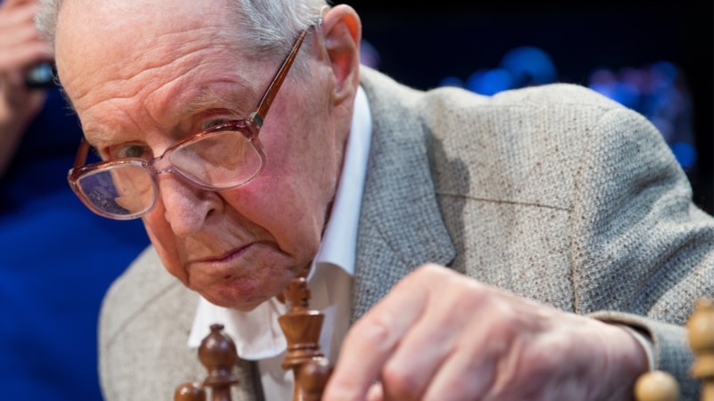 На 101-м годзе жыцьця памёр найстарэйшы шахматны гросмайстар сьвету Юрый Авербах