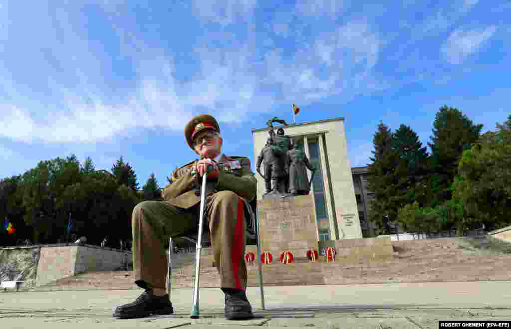 World War II veteran Octavian Leru in front of the WWII Heroes Memorial after a ceremony marking the 77th anniversary of Victory Day in Bucharest on May 9.