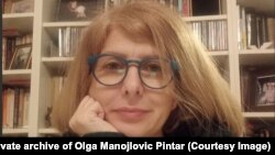 Olga Manojlović Pintar, istoričarka i viša naučns saradnica Instituta za noviju istoriju Srbije, smatra da je namera Rezolucije o Srebrenici koja je 23. maja usvojena da se "potreba porodica, pre svega žrtava, stavi u prvi plan"