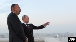 Президентите на Азербайджан и Русия Илхам Алиев и Владимир Путин. Снимката е архивна