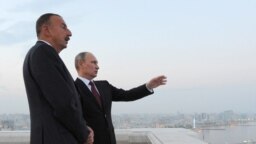 Президентите на Азербайджан и Русия Илхам Алиев и Владимир Путин. Снимката е архивна