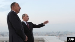 Ильхам Алиев и Владимир Путин, архивная фотография