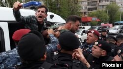 Armenia - Riot police arrest opposition protesters in Yerevan, May 10, 2022.