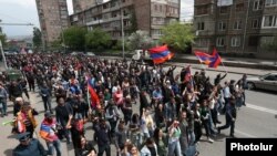 Armenia - Opposition supporters demonstrate in Yerevan, May 10, 2022