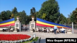 În așteptarea președinților României și Ucrainei, parada militară se amână, Chișinău, 29 august 2021.