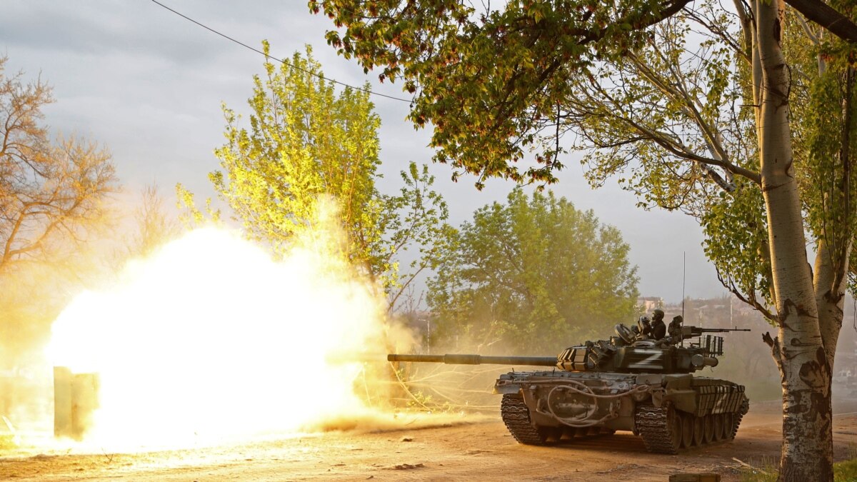 Русия засили офанзивата си срещу източния украински регион Луганск. Руското