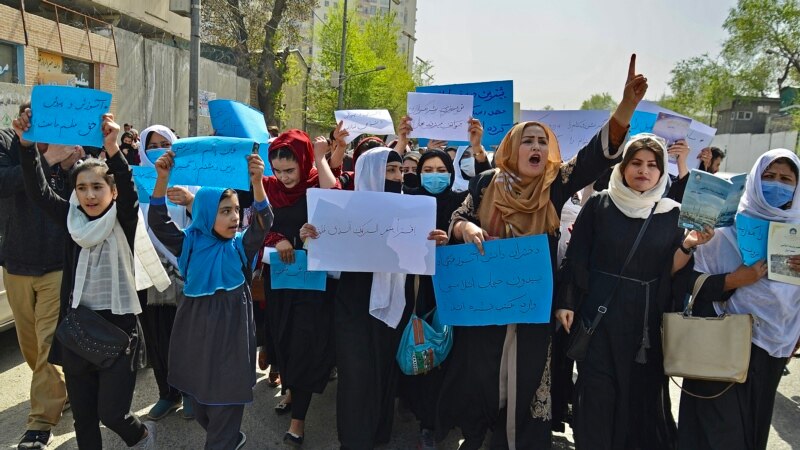 Талибанците растурија протест на жени во Кабул