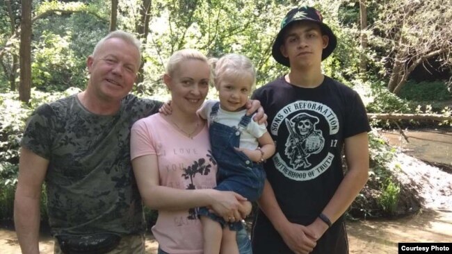 Oleh Konchakovskiy (left), his wife Tetyana, and her son Mykyta Bobrov (right) died in a minibus near Kyiv at the end of February.