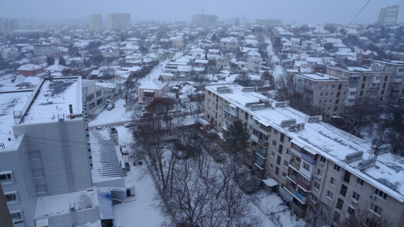 В ожидании метели: в Симферополь пришла настоящая зима (фотогалерея)