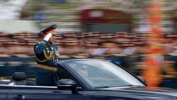 Министр обороны РФ Сергей Шойгу принимает парад на Красной площади 9 мая 2022 года