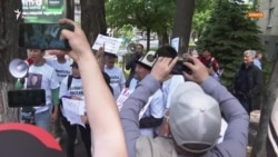 7 мамыр күнгі ұстау. Алматы полициясы митингіге келгендерді күштеп әкетті