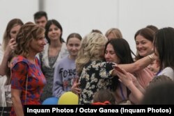 Jill Biden le-a încurajat pe mamele ucrainene care au spus prin ce au trecut în cele două luni de război